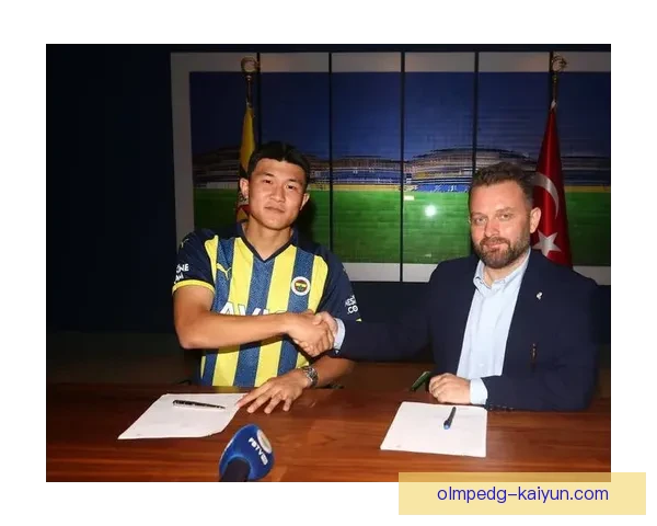 金玟哉双脚能力展示引发关注，表现稳健备受赞誉